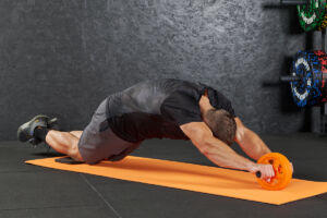 Ab rollout using a Mirafit Power Ab Roller and Knee Pad