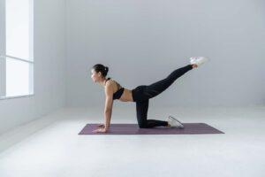 woman-on-a-mat-doing-pilates-poses