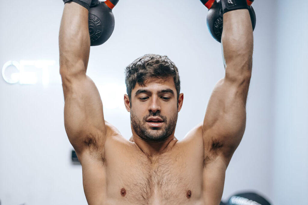 Dan Tai Dan Tai working out with Mirafit 16kg Kettlebells
