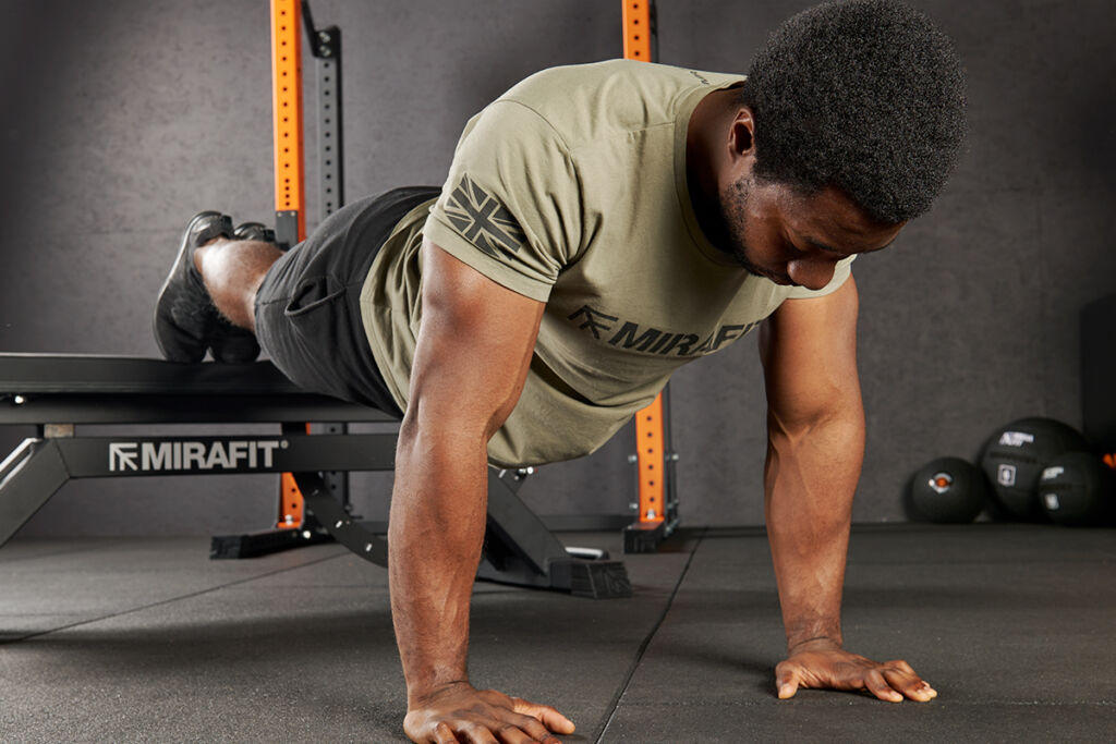 Decline push up on Mirafit bench