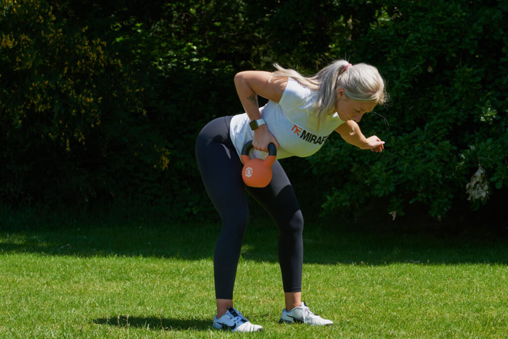 Single Arm Kettlebell Row Single Arm row with a Mirafit Kettlebell