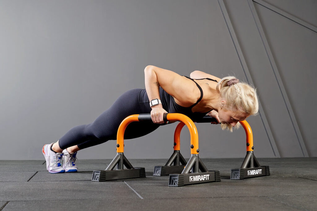 eccentric push up with Mirafit Mini Parallettes