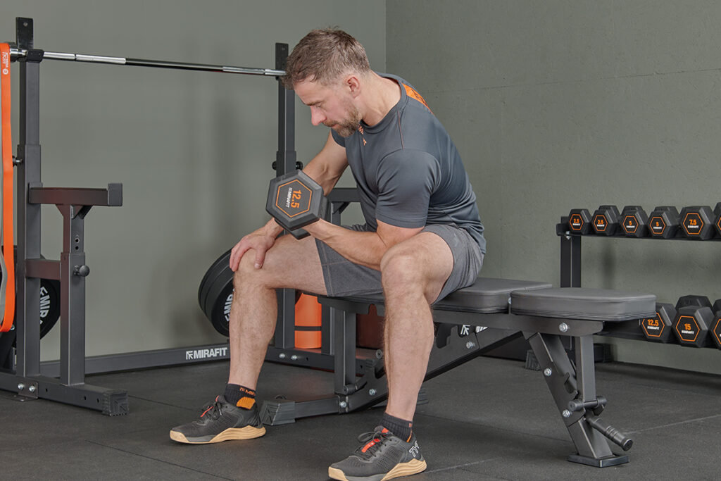 Preacher Curl vs Concentration Curl